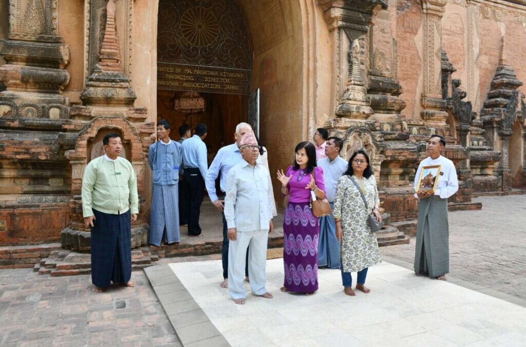 Former Nepali PM visits Bagan, Lacquerware Technology College